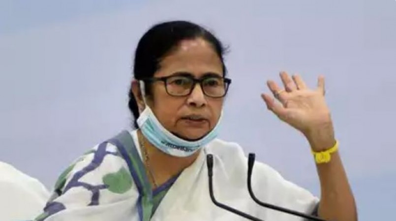 CM Mamata orders probe into Pegasus case, Kejriwal's aide also named in list