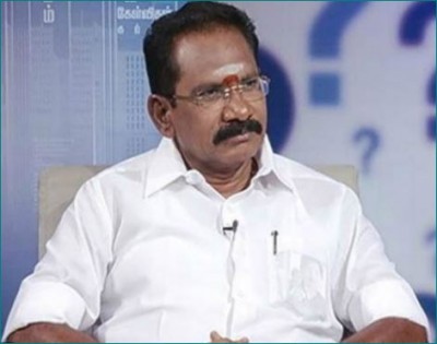 Minister Sellur Raju recovers, Party workers violates social distancing norms and light crackers
