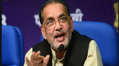 UP: After meeting with the Governor, Radha Mohan Singh said, 'CM Yogi will take a decision at the right time'