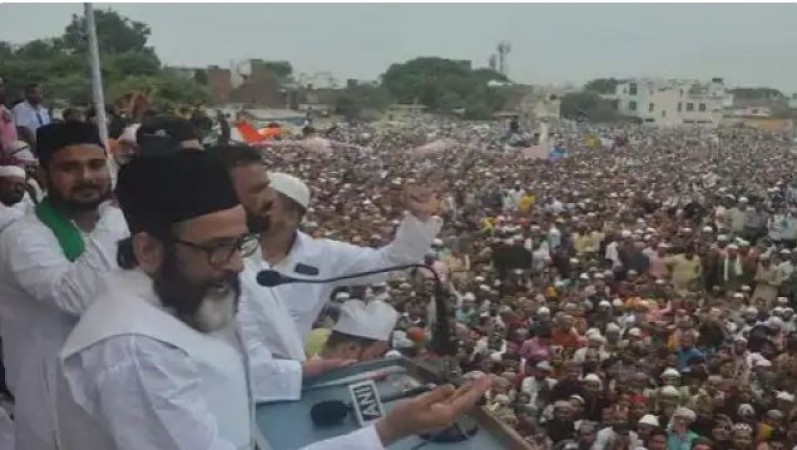 Yogi government tightened the noose on Maulana Tauqir Raza, who said 'Modi-Shah accept Islam..'