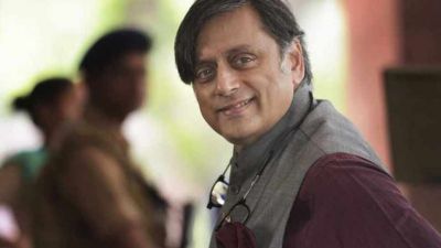 Shashi Tharoor calls 'mushrooms' to cow protectors,  Giriraj Singh replied this