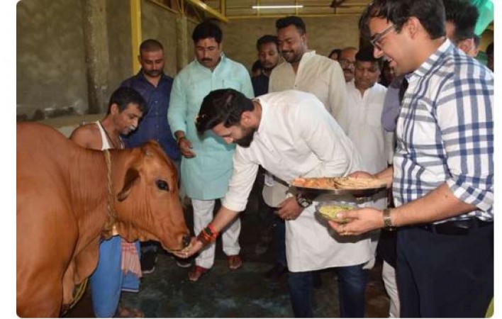 Chirag Paswan fed Roti to cow, congratulated on BJP's victory in UP