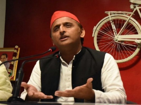 Akhilesh's shares key of victory with SP workers, says 'cut pff BJP from everything'