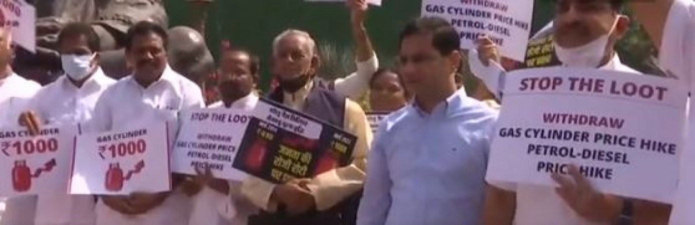 Congress MPs are furious over the increase in the price of LPG and petrol and diesel, protesting