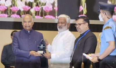 UP became number-1 in water management, President Kovind honored Jal Shakti Minister Swatantra Dev Singh.