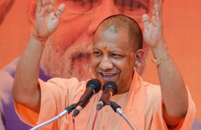 'This earth makes everyone account..', CM Yogi thundered fiercely in Atiq's stronghold