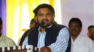 Congress engaged in damage control in Gujarat, Rahul trying to persuade an angry Hardik Patel