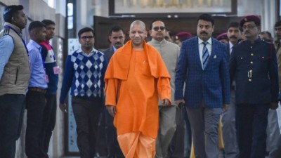 CM Yogi asked labours to give proper information about their health