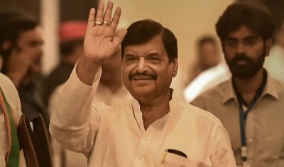 Shivpal taunts nephew Akhilesh in a packed assembly