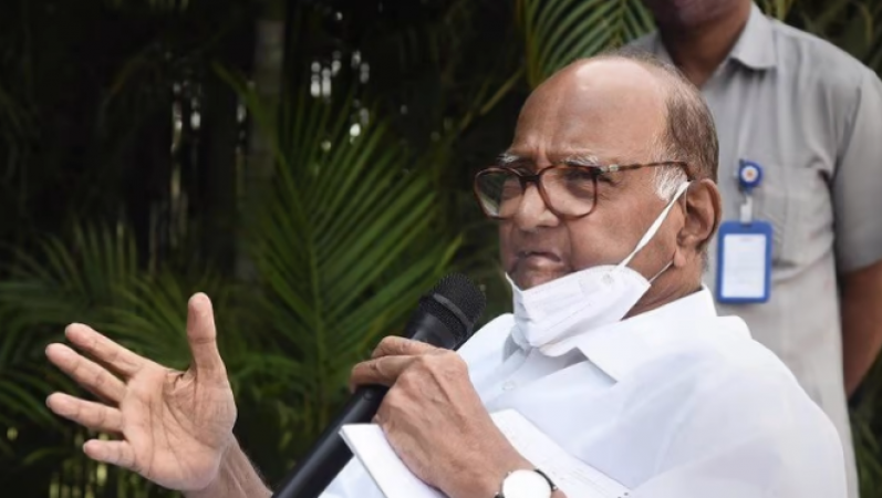 Sharad Pawar went back after having glimpse from outside the temple