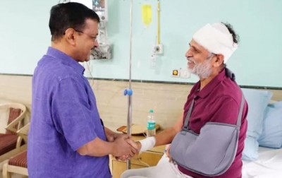 सत्येंद्र जैन से मिलने अस्पताल पहुंचे CM केजरीवाल, सामने आई तस्वीरें
