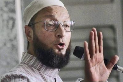 Mahant Narendra Giri gets angry at Owaisi's statement, says, 'If you do not like it in India, then go to Pakistan'