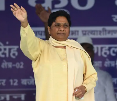 Big blow to Mayawati ahead of UP elections