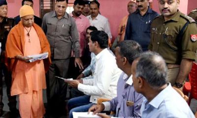 CM Yogi's public court held in Gorakhpur, solved people's problems