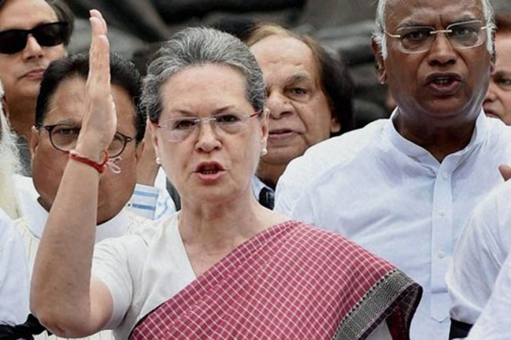 Sonia Gandhi attacks central government, says, shameful efforts of Modi-Shah failed in Maharashtra