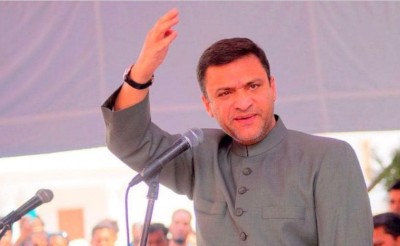 हैदराबाद चुनाव: अकबरुद्दीन का विवादित बयान, बोले- ना योगी से डरेंगे ना चाय वाले से...