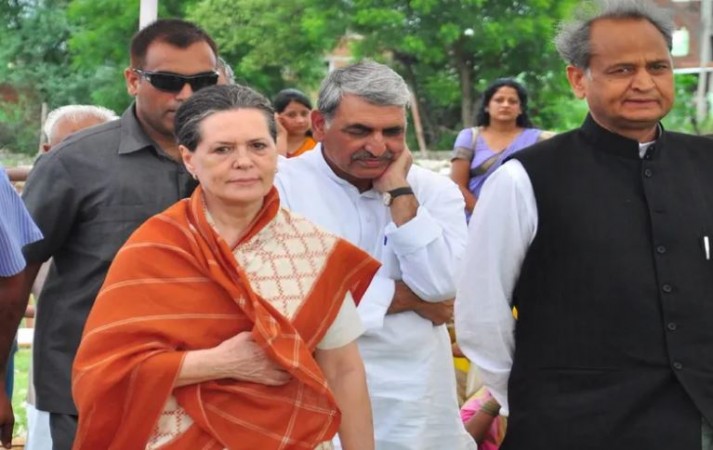 Sonia to meet Rahul today, to discuss Rajasthan CM and president's post
