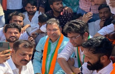 Congress's 3-hour silent fast on Lakhimpur turns out to be flimsy!