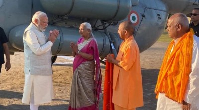 अयोध्या पहुंचे PM मोदी, रामलला के दर्शन कर दीपोत्सव में हुए शामिल