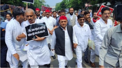 Uproar in House on last day of assembly session, Akhilesh furious