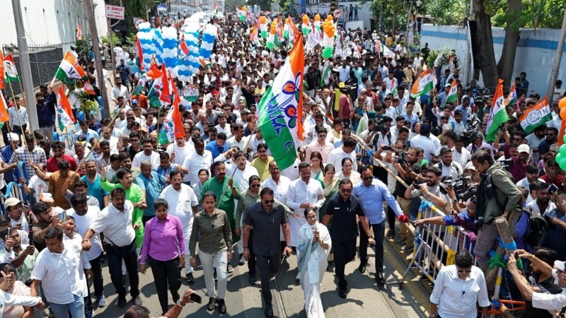 पश्चिम बंगाल की मुख्यमंत्री ममता बनर्जी ने भवानीपुर सीट से किया नामांकन, सुवेंदु अधिकारी देंगे चुनौती
