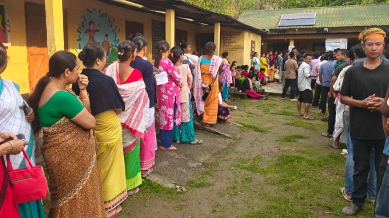 असम, केरलम और पुदुचेरी में आज हो रही वोटिंग, कई बड़े चेहरों ने किया अपने मताधिकार का प्रयोग