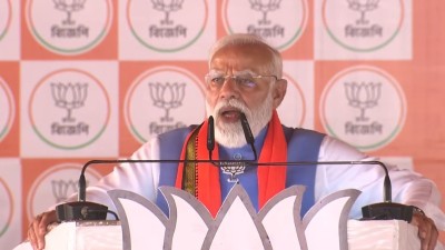 TMC के गढ़ माने जाने वाले पूर्व बर्धमान में प्रधानमंत्री मोदी ने किया जनसभा को संबोधित