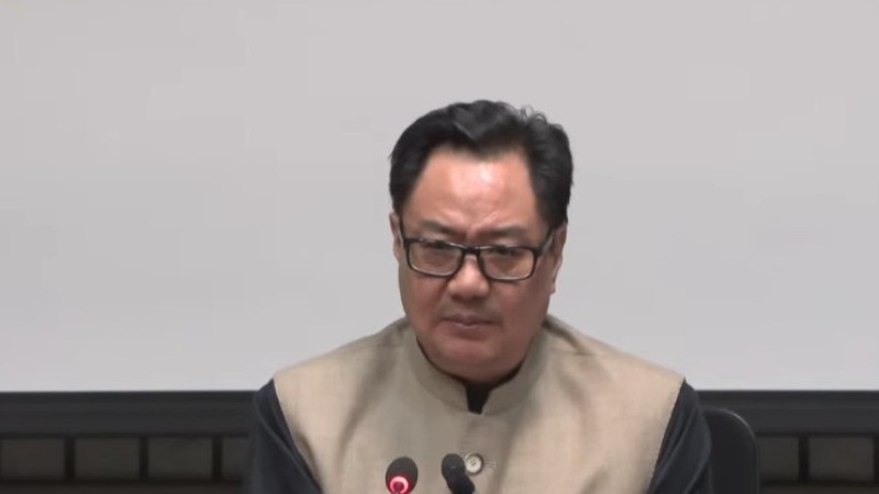 महिला आरक्षण बिल पारित न हो पाने पर किरेन रिजिजू की प्रेस कांफ्रेंस, कांग्रेस को बताया महिला विरोधी