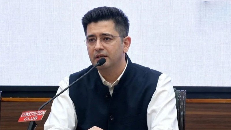 AAP को लगा बड़ा झटका, राघव चड्ढा समेत 7 राज्यसभा सांसद भाजपा में शामिल हुए