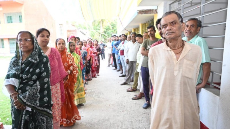 पश्चिम बंगाल में दूसरे चरण में 142 सीटों पर मतदान जारी, सुबह 9 बजे तक 18.39% हुआ मतदान