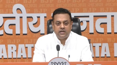 संसद में विपक्ष के हंगामे पर भाजपा की प्रेस कॉन्फ्रेंस, कर्नाटक और झारखंड पेपर लीक पर उठाए सवाल