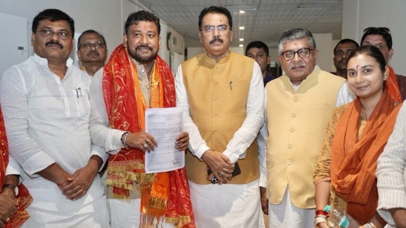 बांकीपुर उपचुनाव के लिए भाजपा उम्मीदवार अभिषेक कुमार बंटी ने भरा नामांकन, NDA के शीर्ष नेता रहे मौजूद