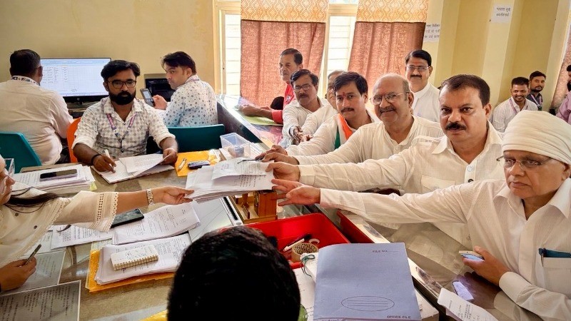 दतिया विधानसभा उपचुनाव, कांग्रेस के घनश्याम सिंह और भाजपा के आशुतोष तिवारी ने दाखिल किया नामांकन