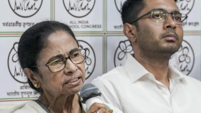 पश्चिम बंगाल में राजनीतिक हलचल तेज, TMC में टूट की चर्चाओं के बीच सड़कों पर उतरेंगी ममता बनर्जी