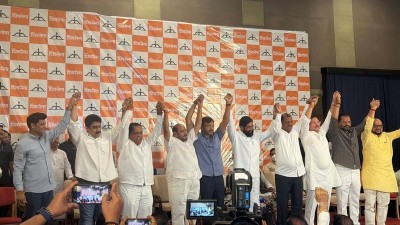 उद्धव गुट के बागी सांसद शिवसेना में शामिल, एकनाथ शिंदे का दावा अब यहां एक नहीं 6 टाइगर