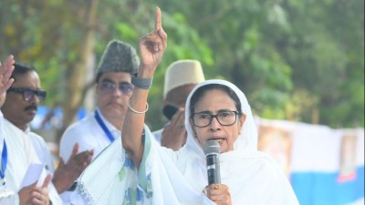 ईद पर ममता बनर्जी ने दिया भाईचारे का संदेश, भाजपा पर बोला तीखा हमला
