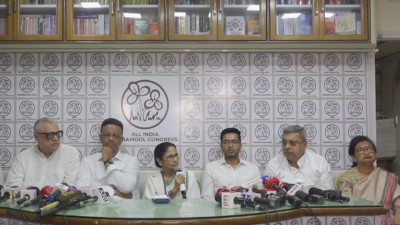 विधानसभा चुनाव हारने के बाद ममता बनर्जी की प्रेस वार्ता, CEC पर फोड़ा ठीकरा, कहा इस्तीफा नहीं दूंगी