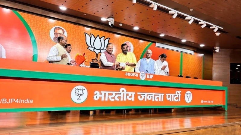 BJD को लगा बड़ा झटका, नवीन पटनायक के करीबी माने जाने वाले देबाशीष सामंतराय भाजपा में हुए शामिल