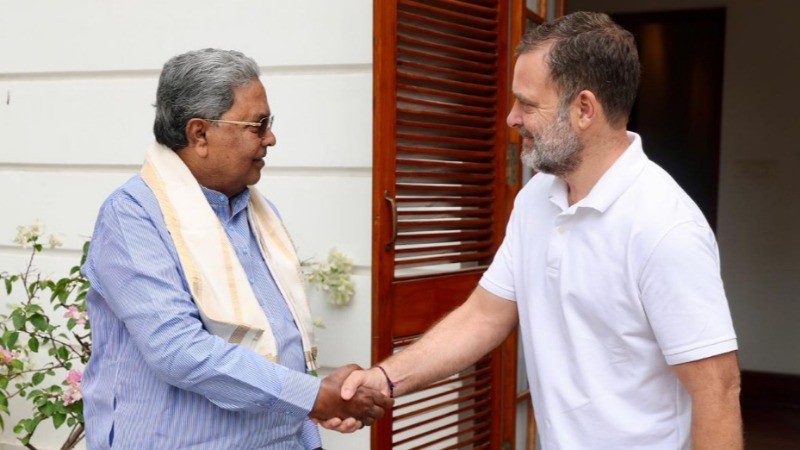 इस्तीफे के बाद राहुल गांधी के साथ सिद्धारमैया की बैठक, कैबिनेट में फेरबदल जैसे विषयों पर हुई चर्चा