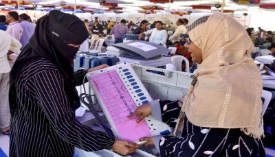 तेलंगाना में 3 बजे तक 51.89 फीसद वोटिंग, सीएम KCR की बेटी कविता पर दर्ज हुआ केस
