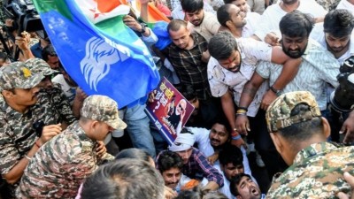 ज्ञानेश कुमार के इस्तीफे की मांग पर NSUI का प्रदर्शन, कई लोग हिरासत में लिए गए