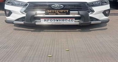 इंदौर में नगर निगम कमिश्नर की गाड़ी पर किया गया जादू टोना, जाँच में जुटी पुलिस