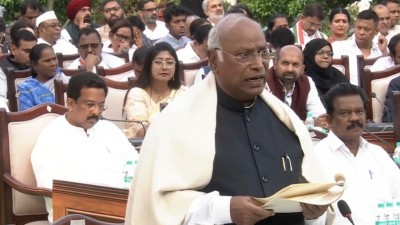 INDIA गठबंधन ने CEC ज्ञानेश कुमार के खिलाफ खोला मोर्चा, दिल्ली में आयोजित किया गया सार्वजनिक महाभियोग कार्यक्रम