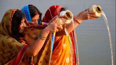 यदि छठ पर आप भी नहीं जा सकते घाट तो घर पर ऐसे करें पूजा