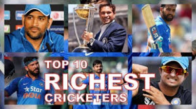 Know which Cricketer earns the most, MS Dhoni is at number 2
