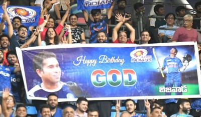 Birthday of 'Lord of Cricket' celebrated at Wankhede Stadium, Nita Ambani was present in the stands along with family
