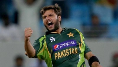 'Was scoring 100s before you were born': Shahid Afridi rages on Afghan bowler Naveen-ul-Haq