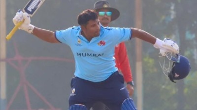 सरफराज की तूफानी बल्लेबाजी : 15 गेंदों में 50 जड़कर रचा इतिहास