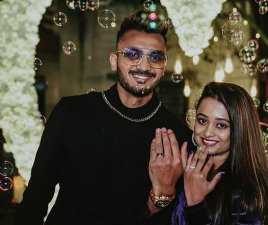 भारतीय टीम के 'बापू' ने अपने बर्थडे को मनाया और खास, गर्लफ्रेंड संग की सगाई