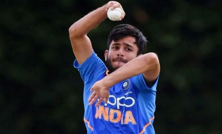 Left study... Went against his father..., after several rejections finally Ravi got chance in Team India